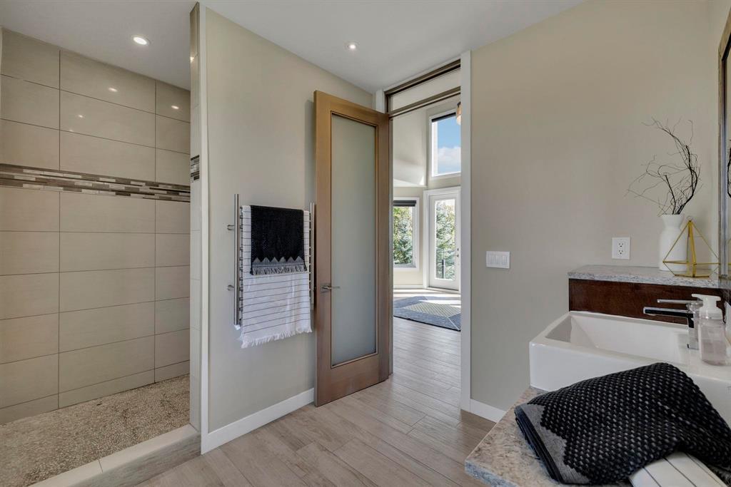 












1421 Loudoun Road

,
Winnipeg,




Manitoba
R3S1A3

