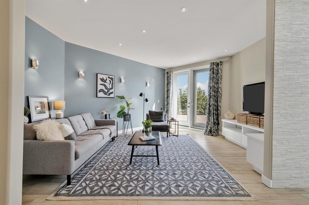 












1421 Loudoun Road

,
Winnipeg,




Manitoba
R3S1A3

