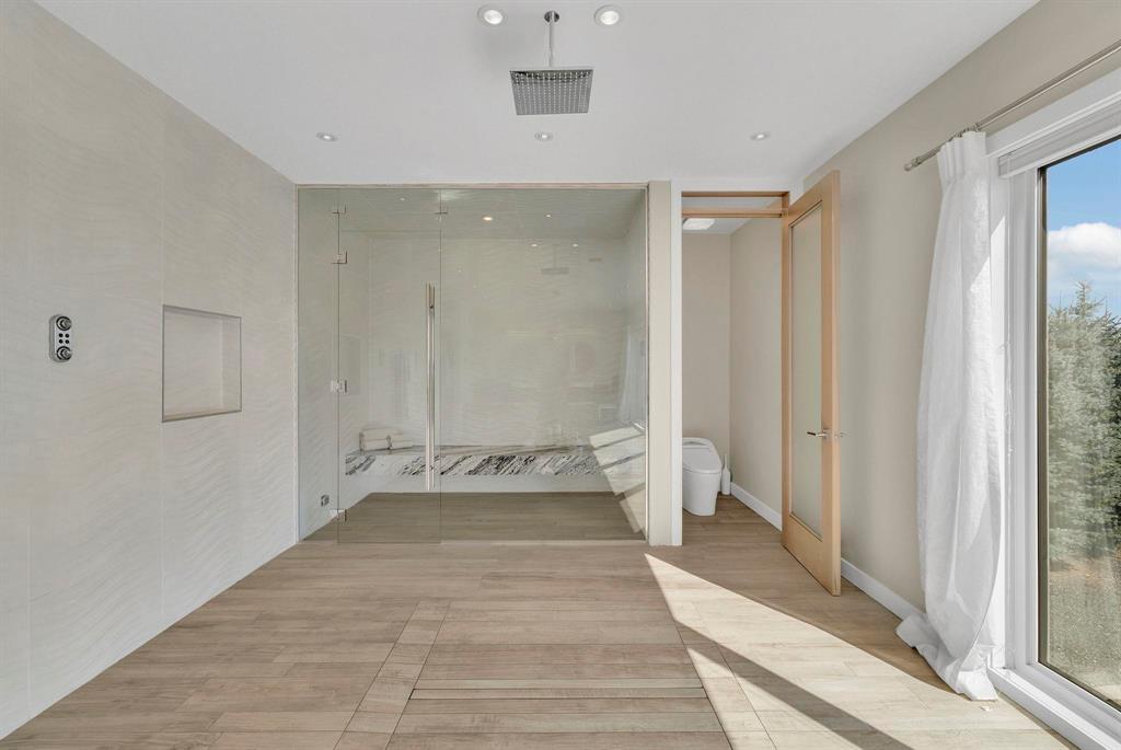 












1421 Loudoun Road

,
Winnipeg,




Manitoba
R3S1A3

