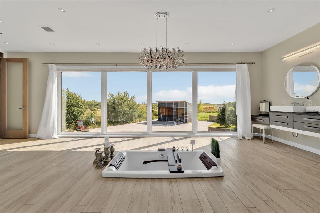 












1421 Loudoun Road

,
Winnipeg,




Manitoba
R3S1A3

