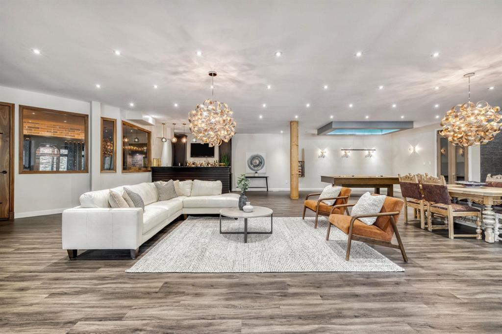 












1421 Loudoun Road

,
Winnipeg,




Manitoba
R3S1A3

