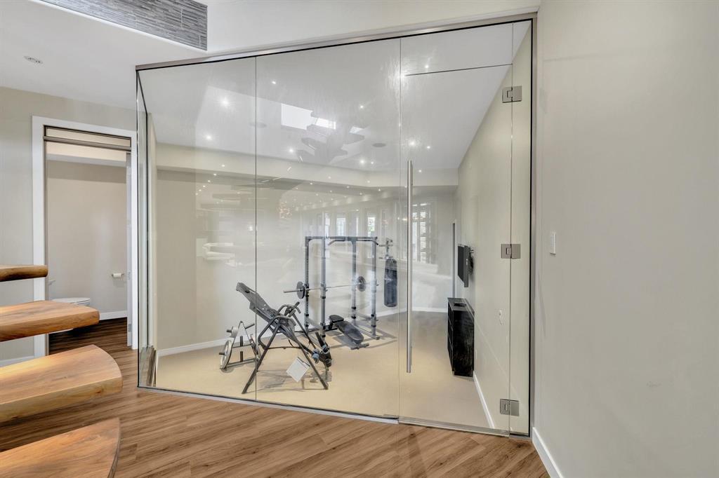 












1421 Loudoun Road

,
Winnipeg,




Manitoba
R3S1A3

