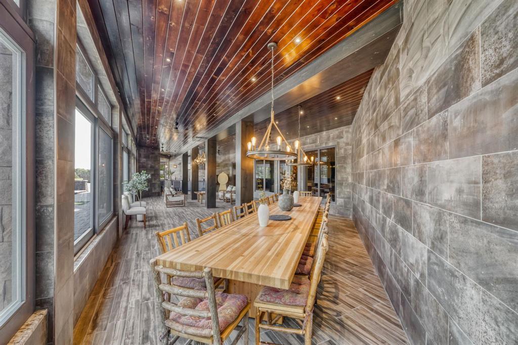 












1421 Loudoun Road

,
Winnipeg,




Manitoba
R3S1A3

