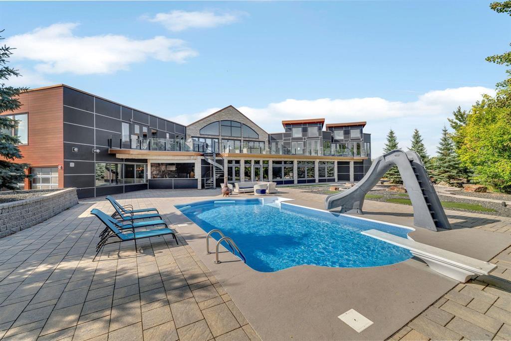 












1421 Loudoun Road

,
Winnipeg,




Manitoba
R3S1A3

