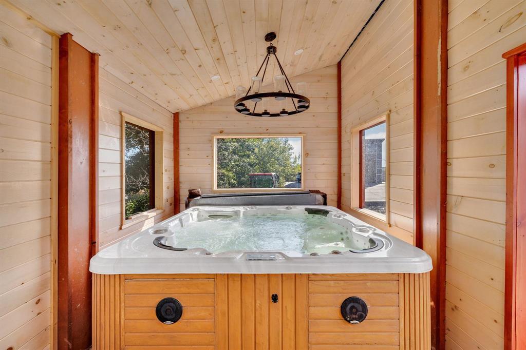 












1421 Loudoun Road

,
Winnipeg,




Manitoba
R3S1A3

