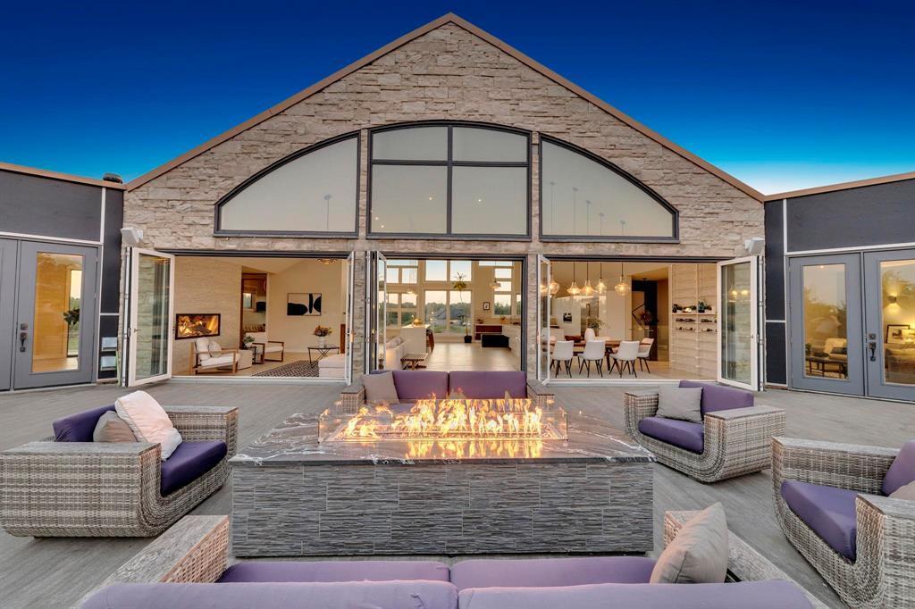 












1421 Loudoun Road

,
Winnipeg,




Manitoba
R3S1A3

