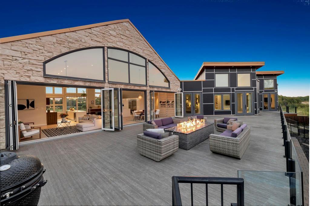 












1421 Loudoun Road

,
Winnipeg,




Manitoba
R3S1A3

