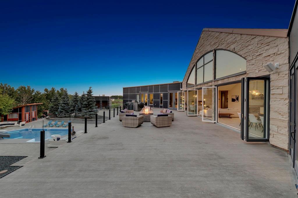 












1421 Loudoun Road

,
Winnipeg,




Manitoba
R3S1A3

