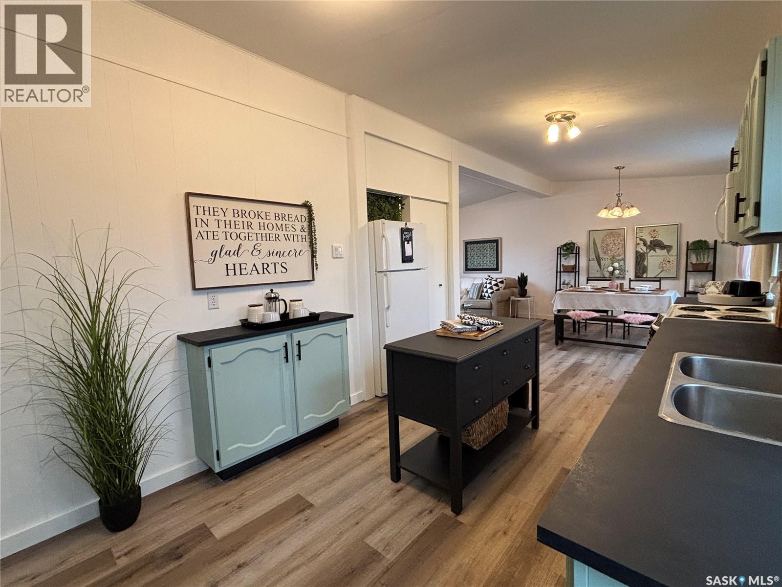 












27 Heritage ESTATES

,
Kindersley,




Saskatchewan
S0L1S0

