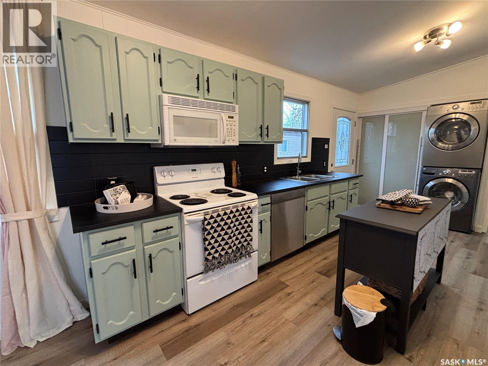 












27 Heritage ESTATES

,
Kindersley,




Saskatchewan
S0L1S0

