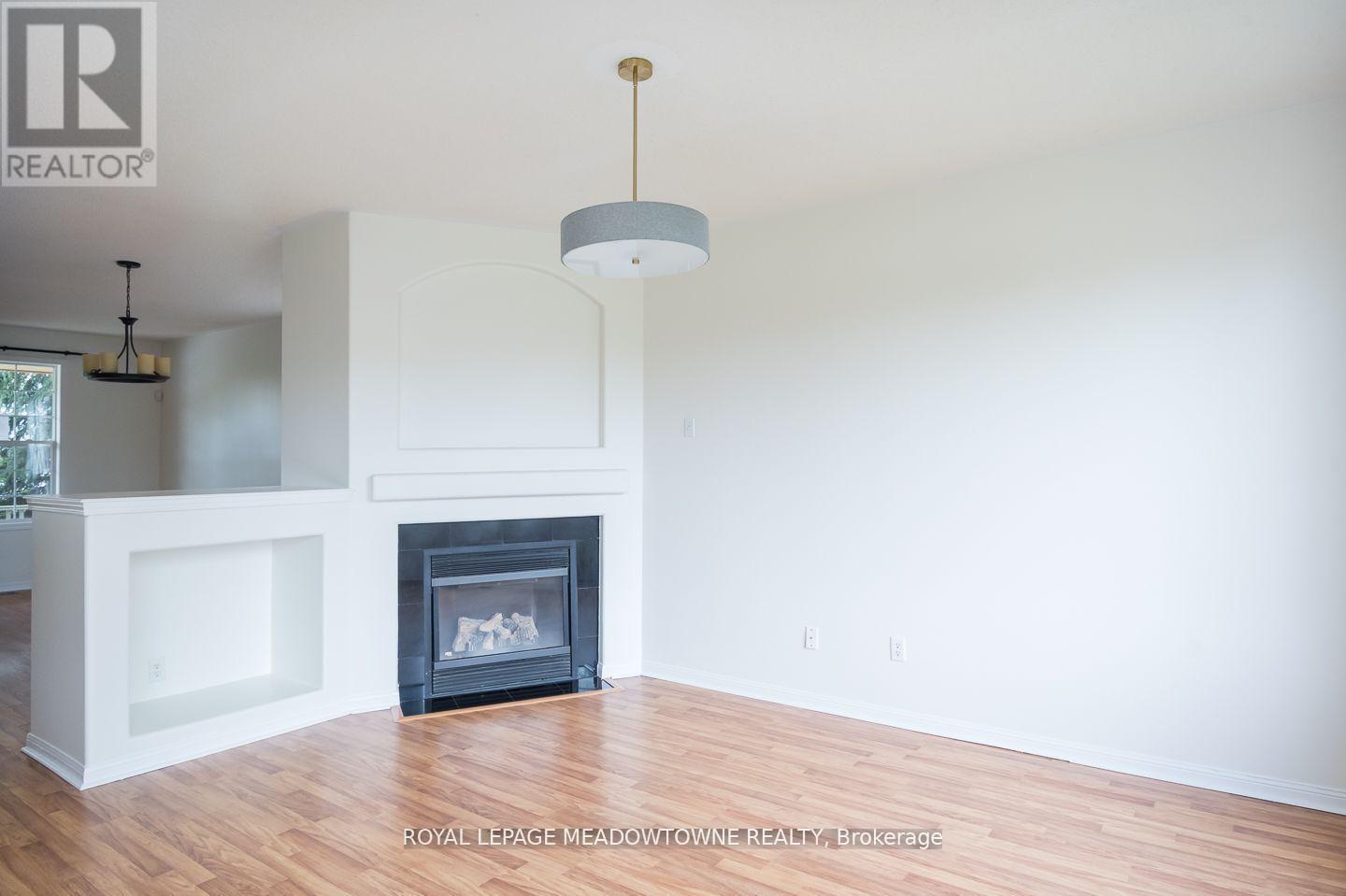 












833 WATSON TERRACE

,
Milton,




Ontario
L9T5Z8

