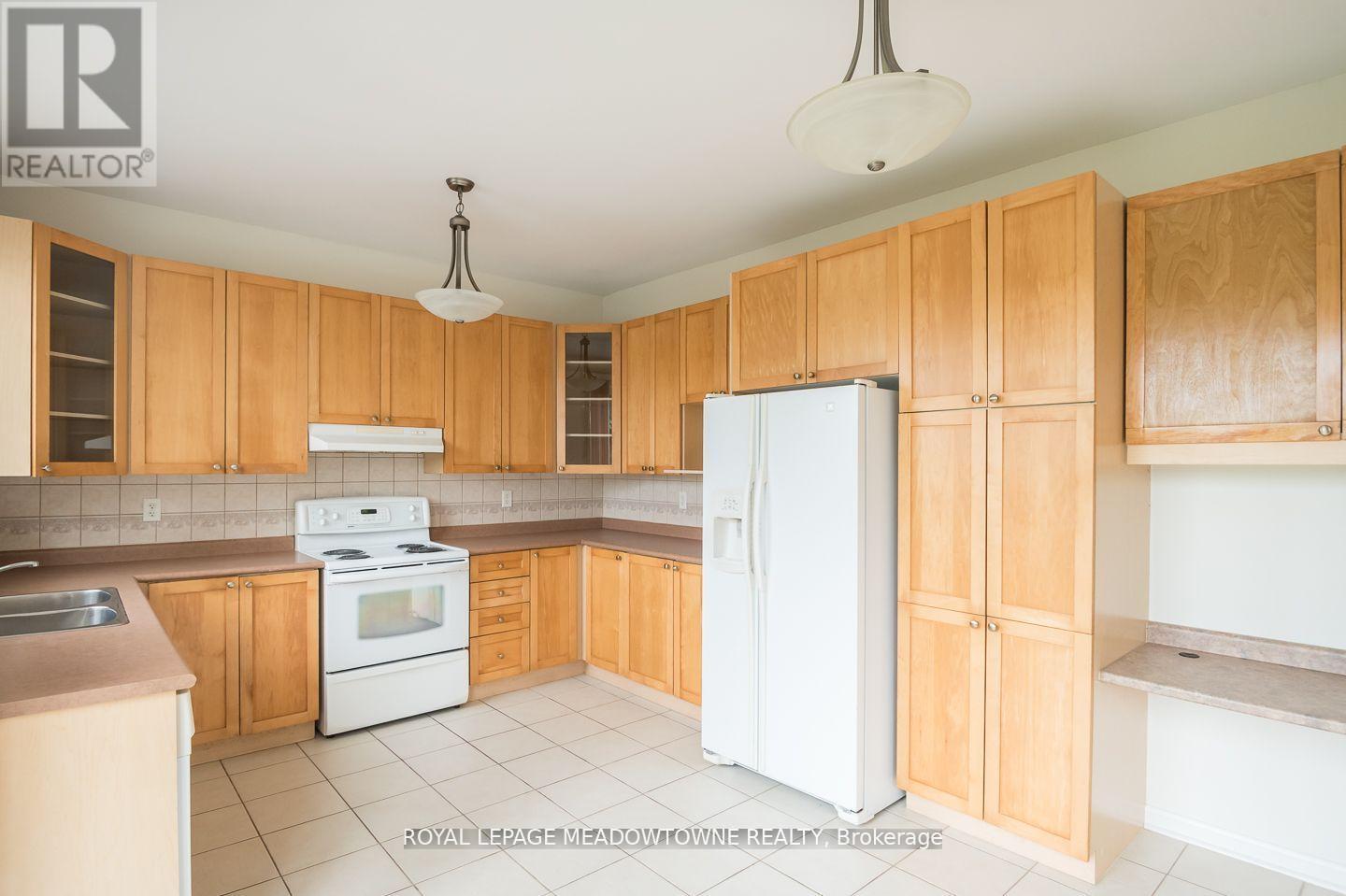 












833 WATSON TERRACE

,
Milton,




Ontario
L9T5Z8

