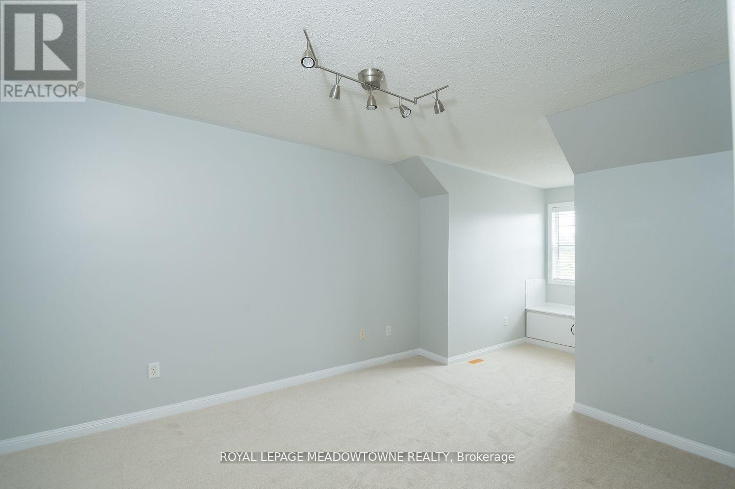 












833 WATSON TERRACE

,
Milton,




Ontario
L9T5Z8

