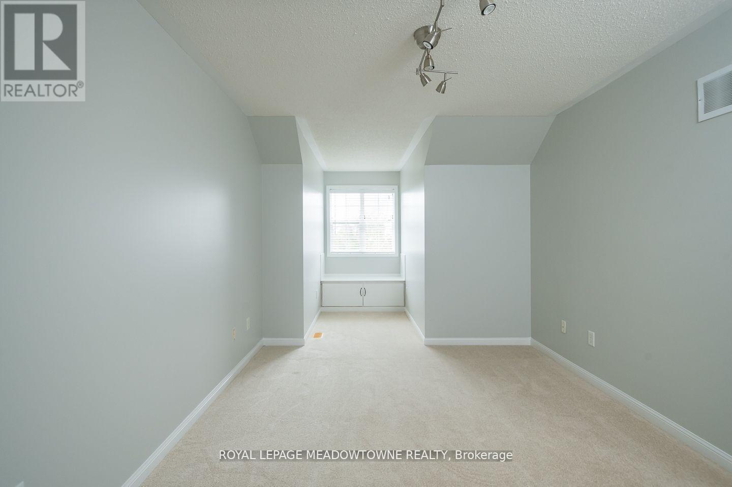 












833 WATSON TERRACE

,
Milton,




Ontario
L9T5Z8

