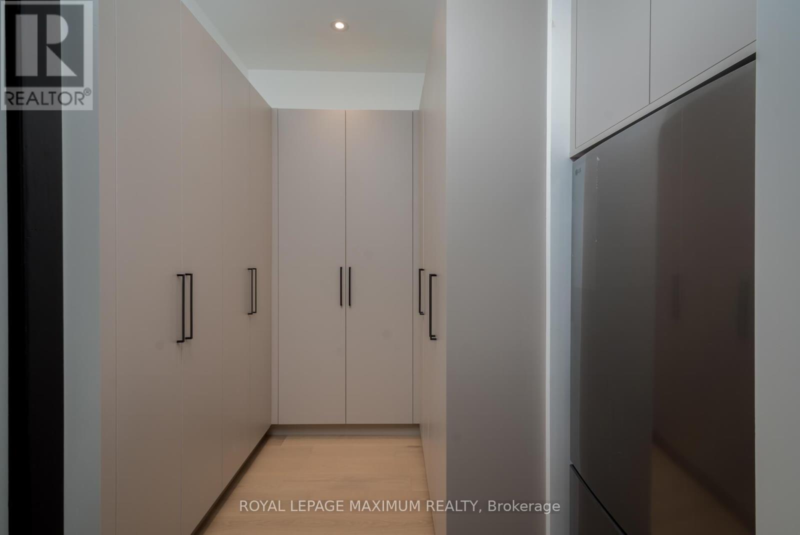 












67 DAVIDSON DRIVE

,
Vaughan,




Ontario
L4L1M2

