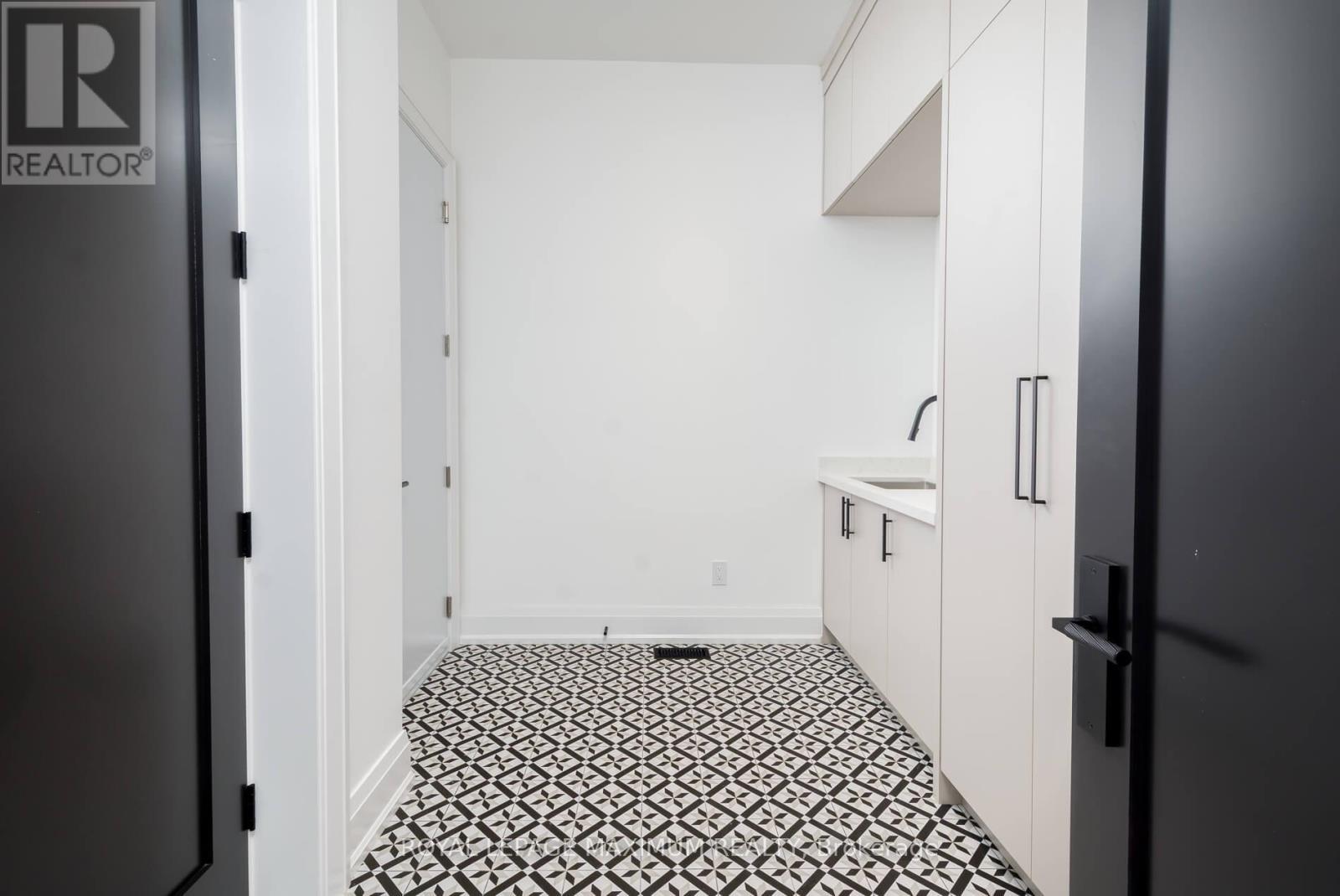 












67 DAVIDSON DRIVE

,
Vaughan,




Ontario
L4L1M2

