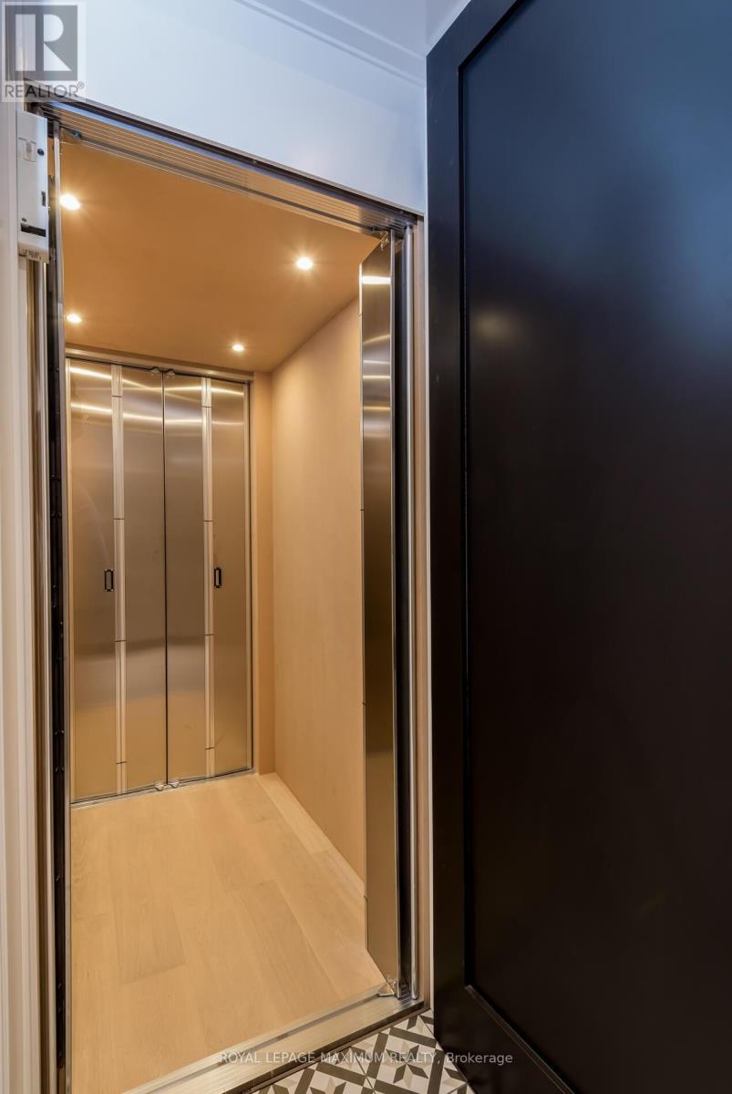 












67 DAVIDSON DRIVE

,
Vaughan,




Ontario
L4L1M2

