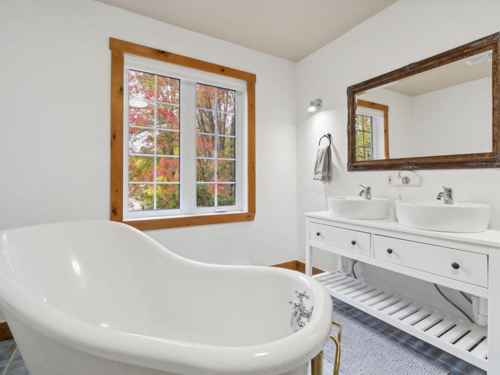 









1303


Rue Trudel

,
Mont-Tremblant,




QC
J8E2L4

