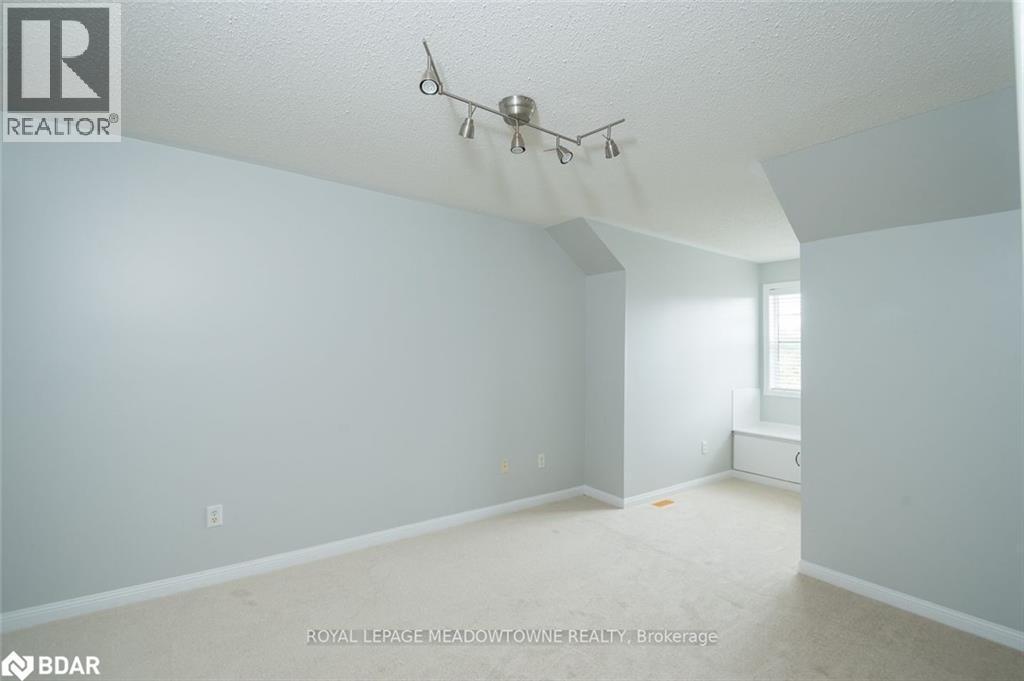 












833 WATSON Terrace

,
Milton,




Ontario
L9T5Z8

