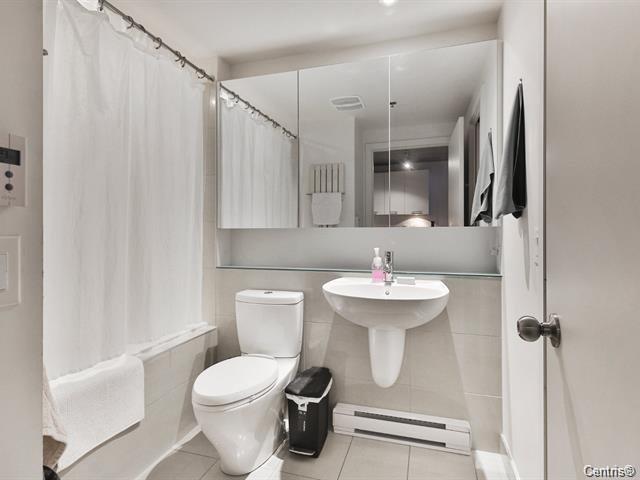 









1414


Rue Chomedey

, 661,
Montréal (Ville-Marie),




QC
H3H0A2

