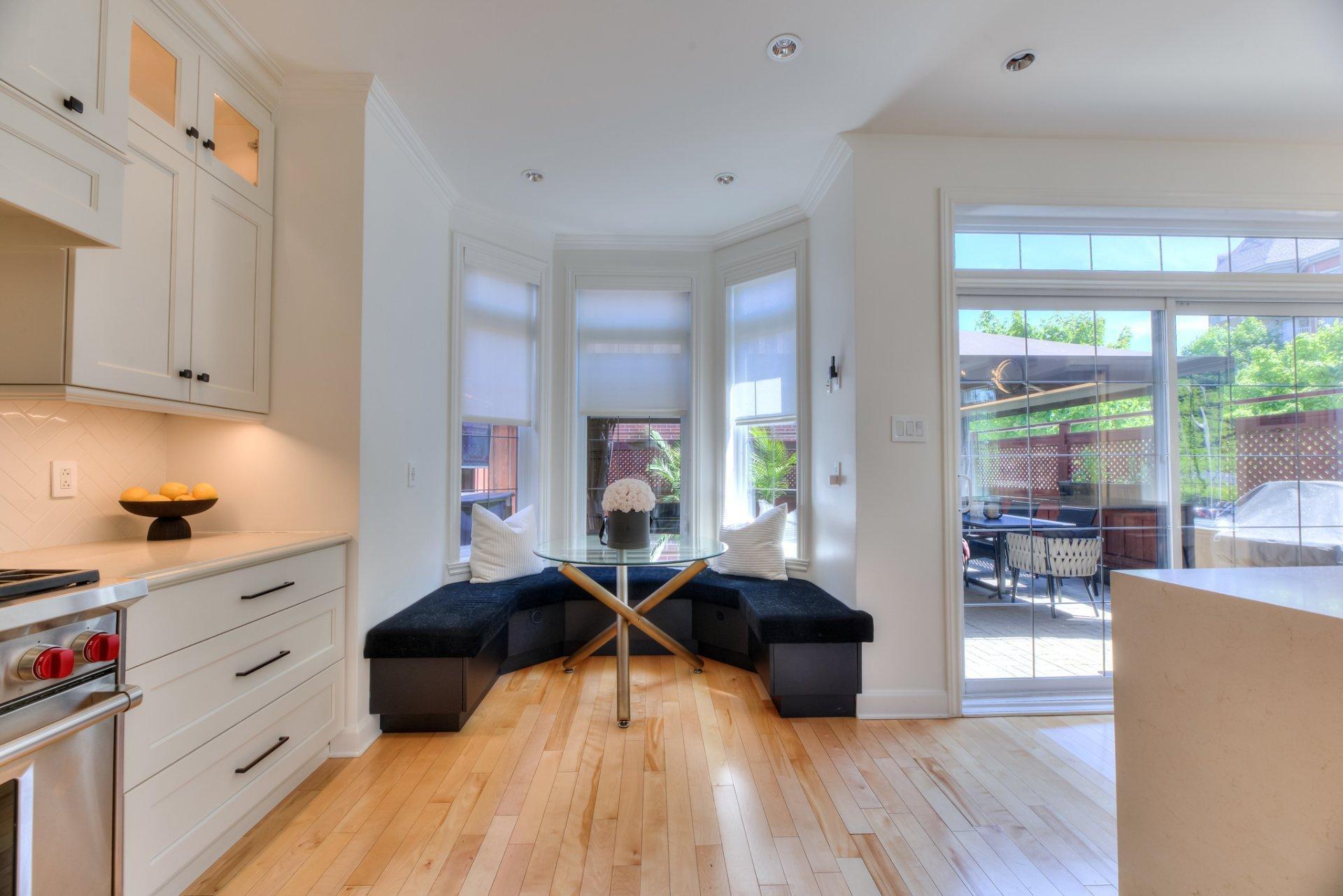 









2017Z


Boul. Alexis-Nihon

,
Montréal (Saint-Laurent),




QC
H4R3C4

