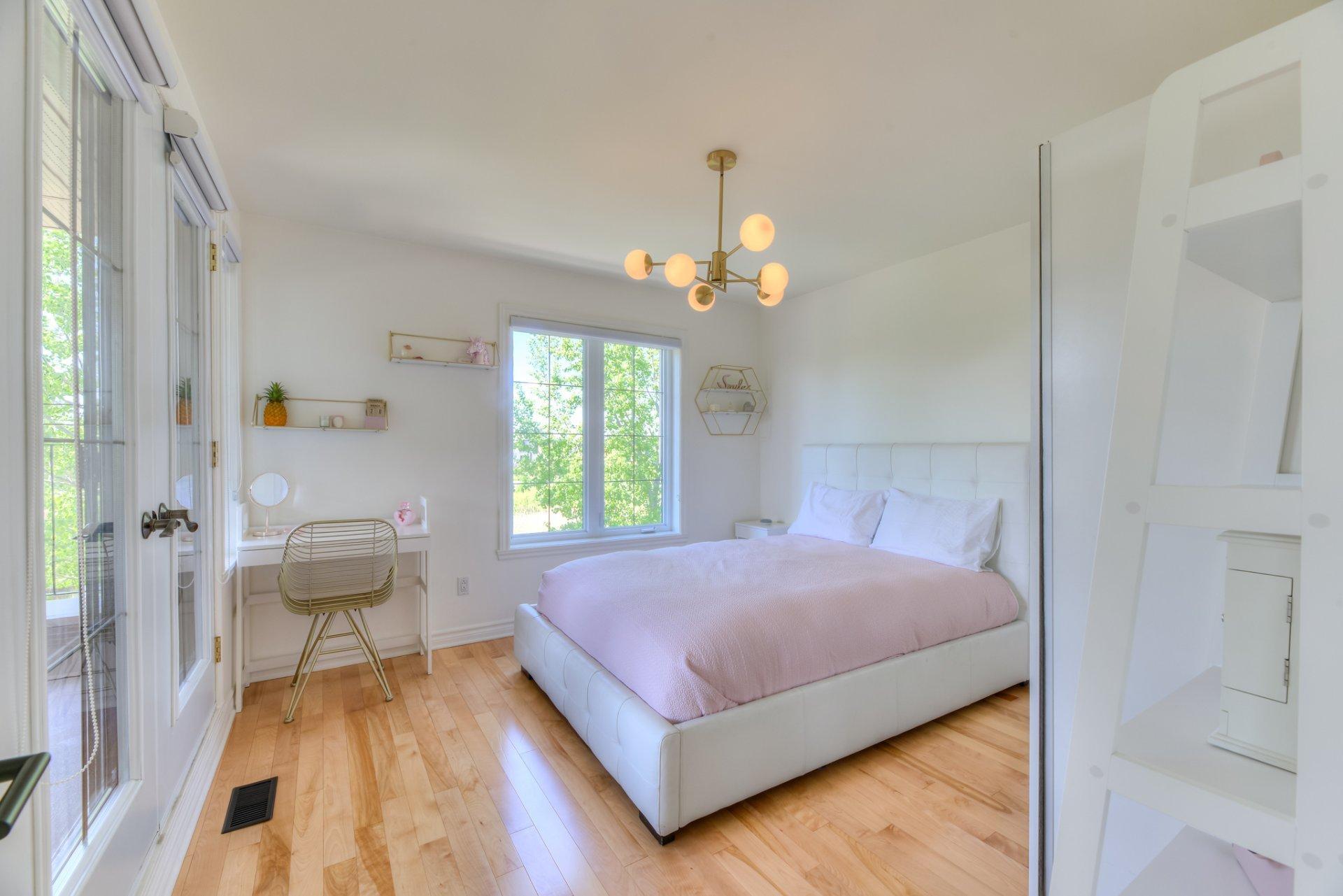 









2017Z


Boul. Alexis-Nihon

,
Montréal (Saint-Laurent),




QC
H4R3C4

