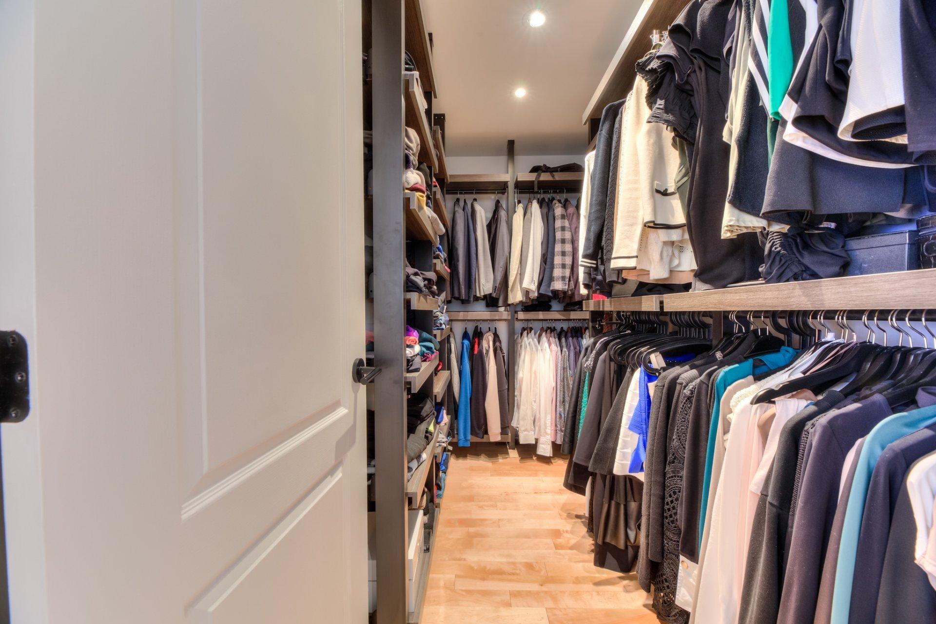 









2017Z


Boul. Alexis-Nihon

,
Montréal (Saint-Laurent),




QC
H4R3C4

