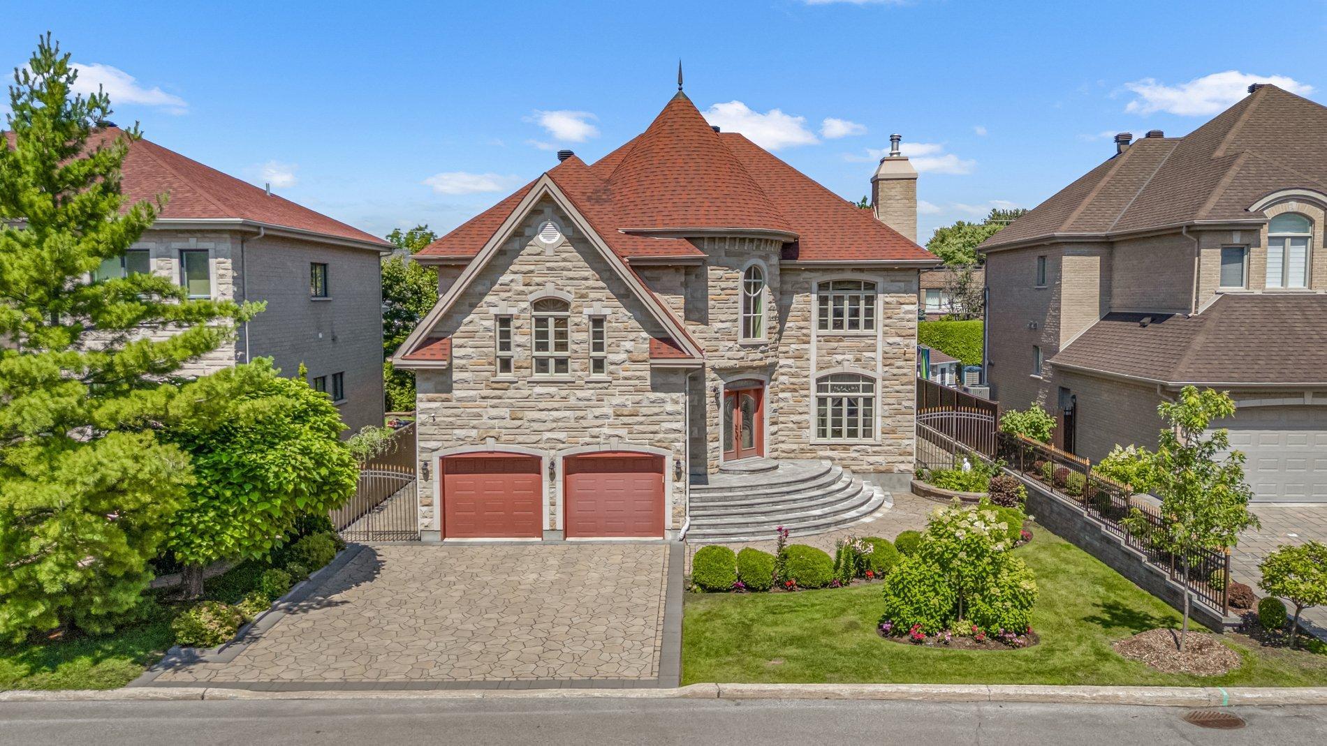 









12241


Av. du Beau-Bois

,
Montréal (Ahuntsic-Cartierville),




QC
H4K2Z3

