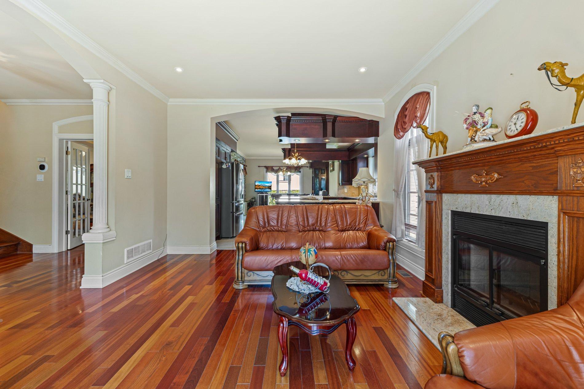 









12241


Av. du Beau-Bois

,
Montréal (Ahuntsic-Cartierville),




QC
H4K2Z3

