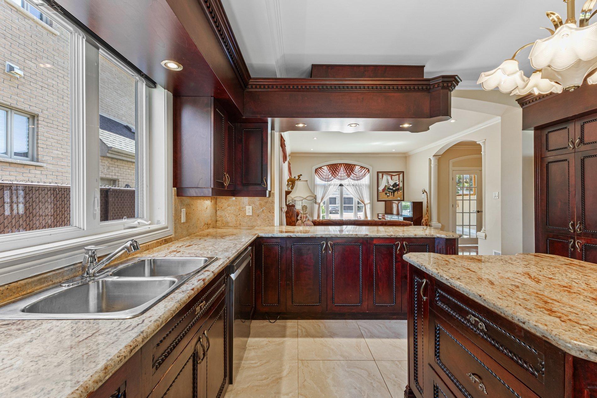 









12241


Av. du Beau-Bois

,
Montréal (Ahuntsic-Cartierville),




QC
H4K2Z3

