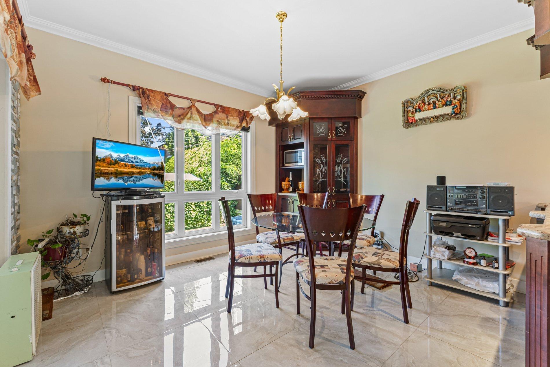 









12241


Av. du Beau-Bois

,
Montréal (Ahuntsic-Cartierville),




QC
H4K2Z3

