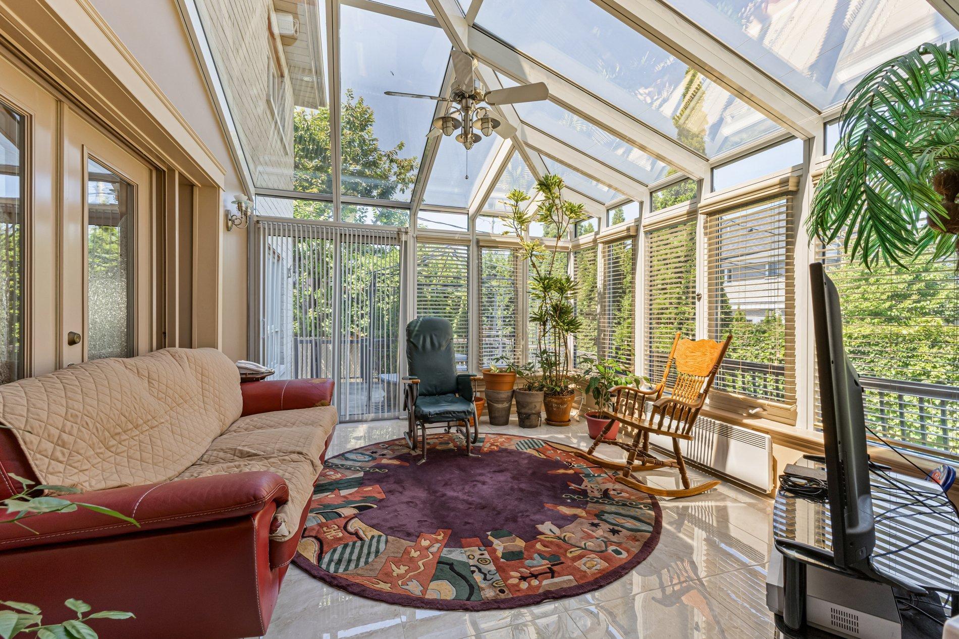 









12241


Av. du Beau-Bois

,
Montréal (Ahuntsic-Cartierville),




QC
H4K2Z3

