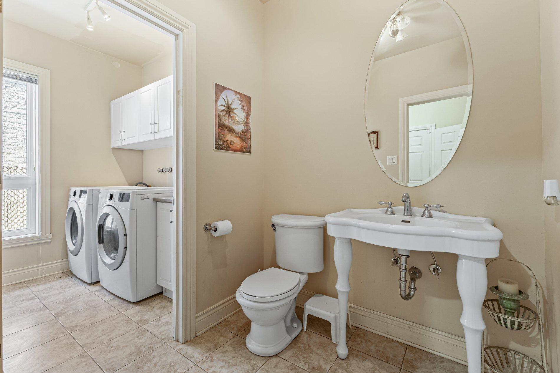 









12241


Av. du Beau-Bois

,
Montréal (Ahuntsic-Cartierville),




QC
H4K2Z3

