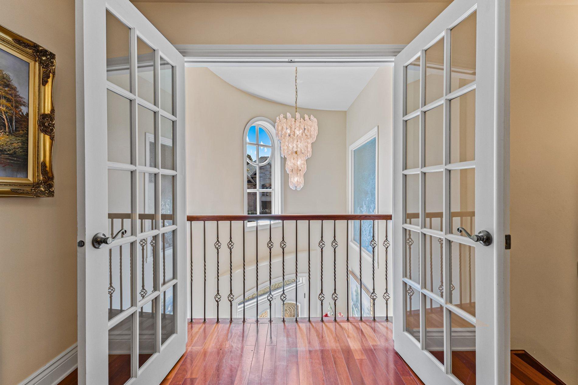 









12241


Av. du Beau-Bois

,
Montréal (Ahuntsic-Cartierville),




QC
H4K2Z3

