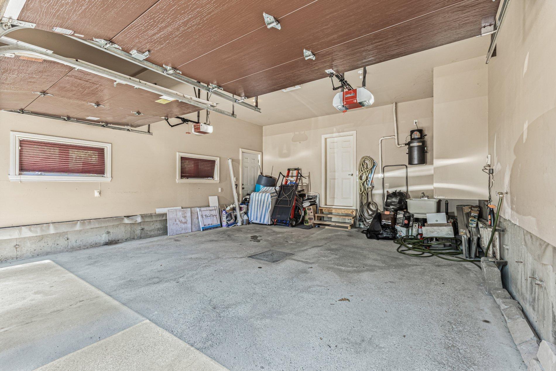 









12241


Av. du Beau-Bois

,
Montréal (Ahuntsic-Cartierville),




QC
H4K2Z3

