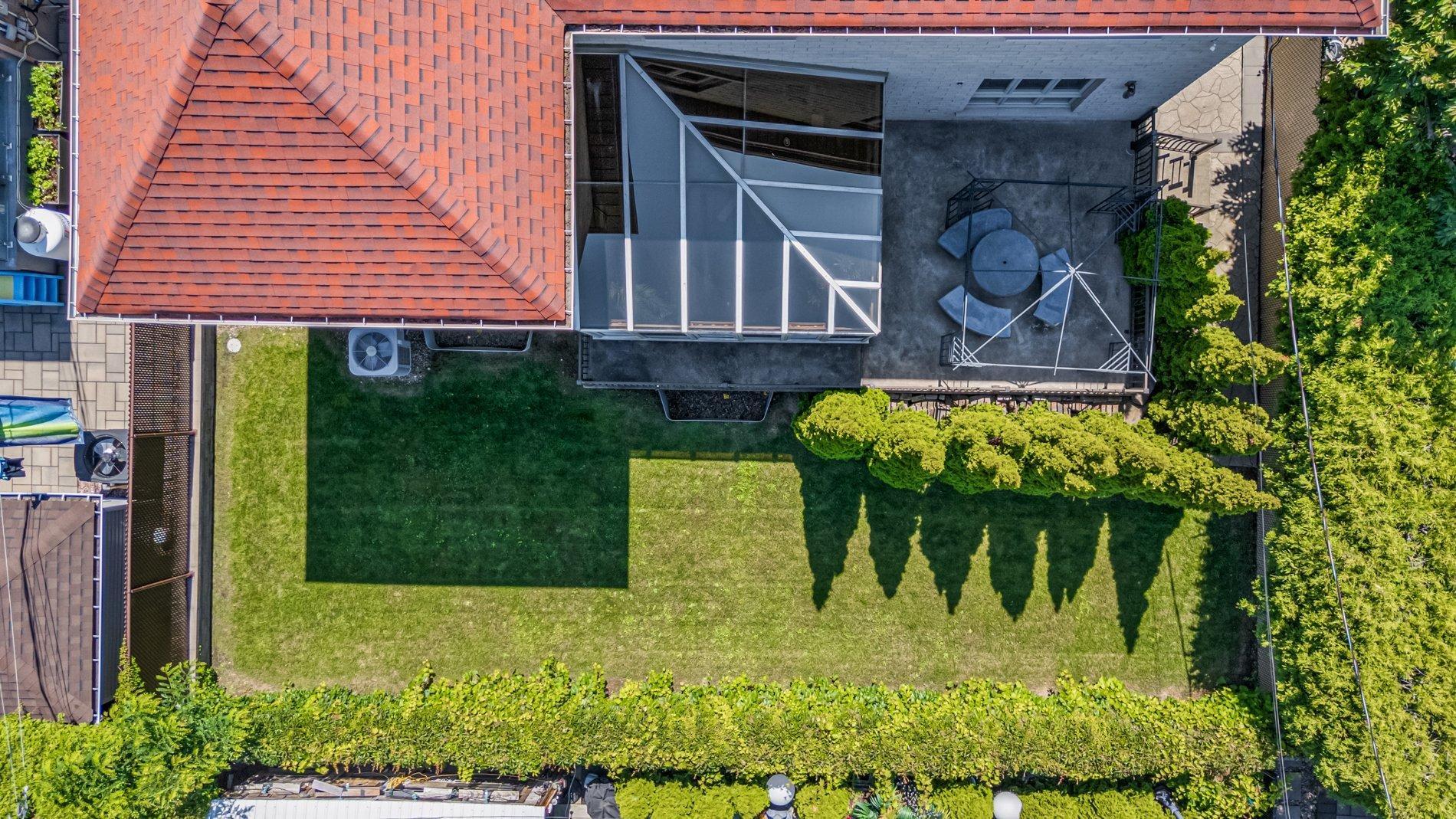 









12241


Av. du Beau-Bois

,
Montréal (Ahuntsic-Cartierville),




QC
H4K2Z3

