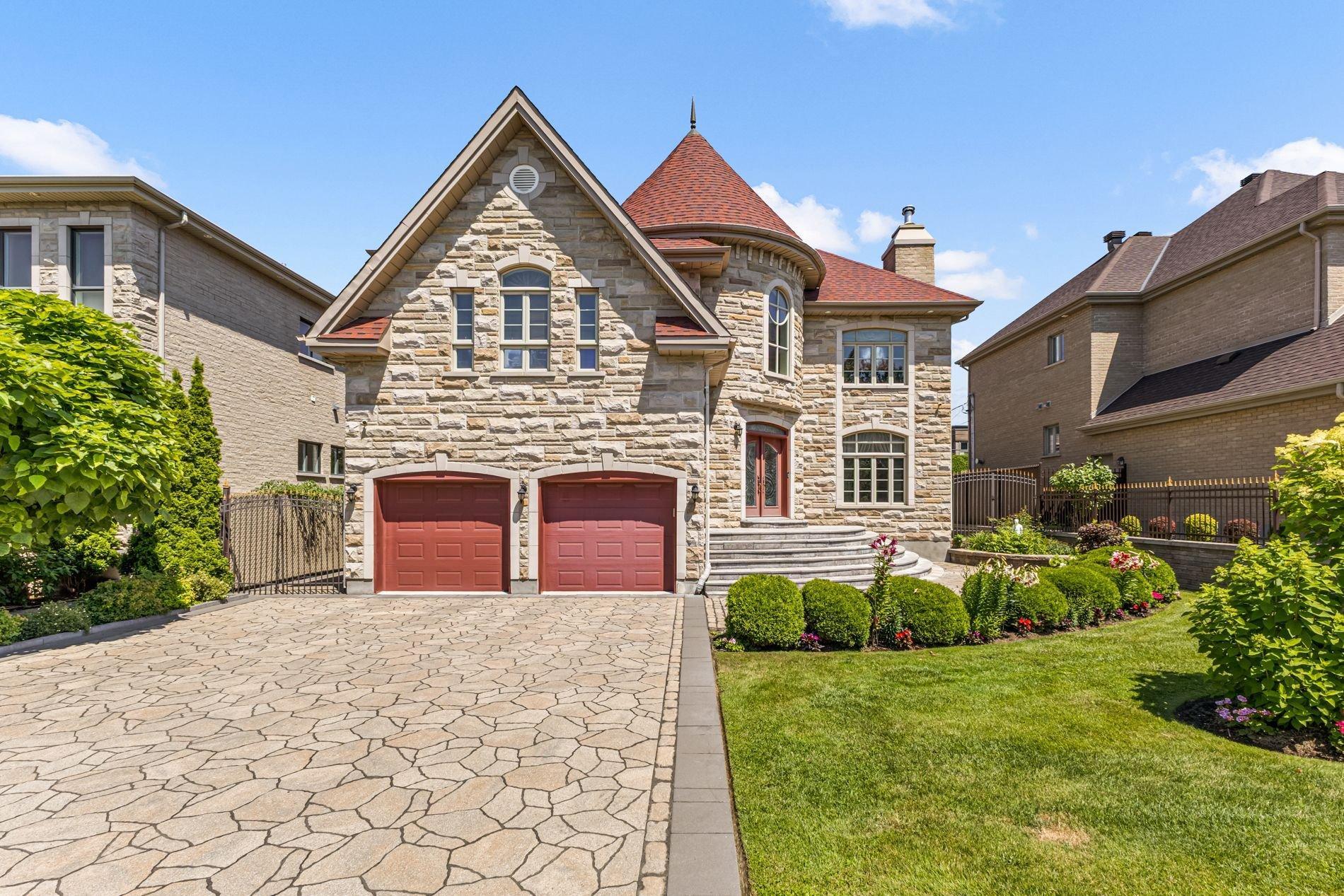 









12241


Av. du Beau-Bois

,
Montréal (Ahuntsic-Cartierville),




QC
H4K2Z3

