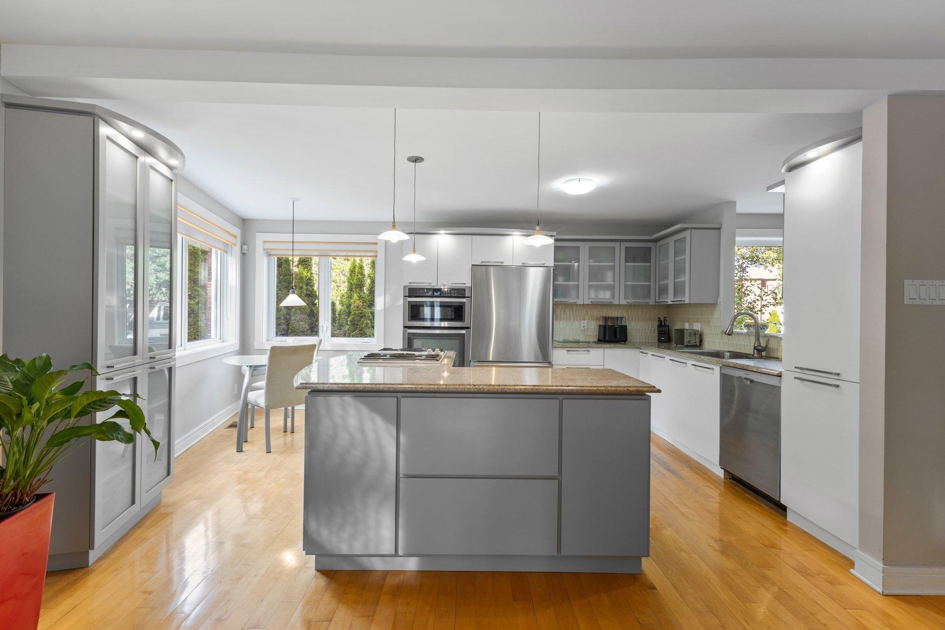 









10790


Rue André-Jobin

,
Montréal (Ahuntsic-Cartierville),




QC
H2B2W2

