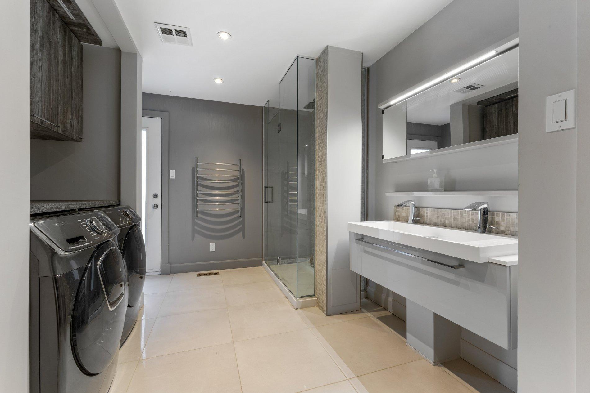 









10790


Rue André-Jobin

,
Montréal (Ahuntsic-Cartierville),




QC
H2B2W2

