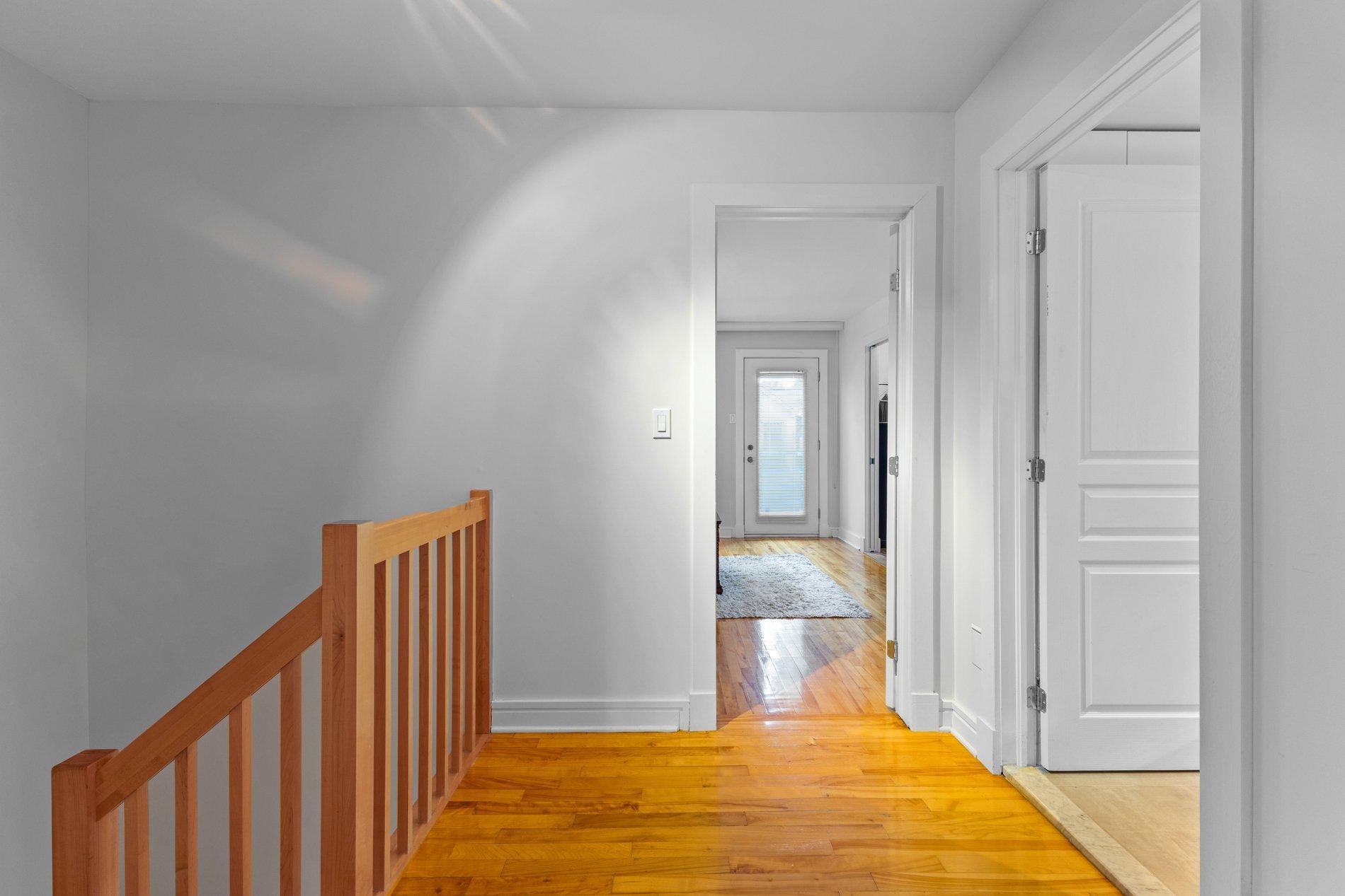 









10790


Rue André-Jobin

,
Montréal (Ahuntsic-Cartierville),




QC
H2B2W2

