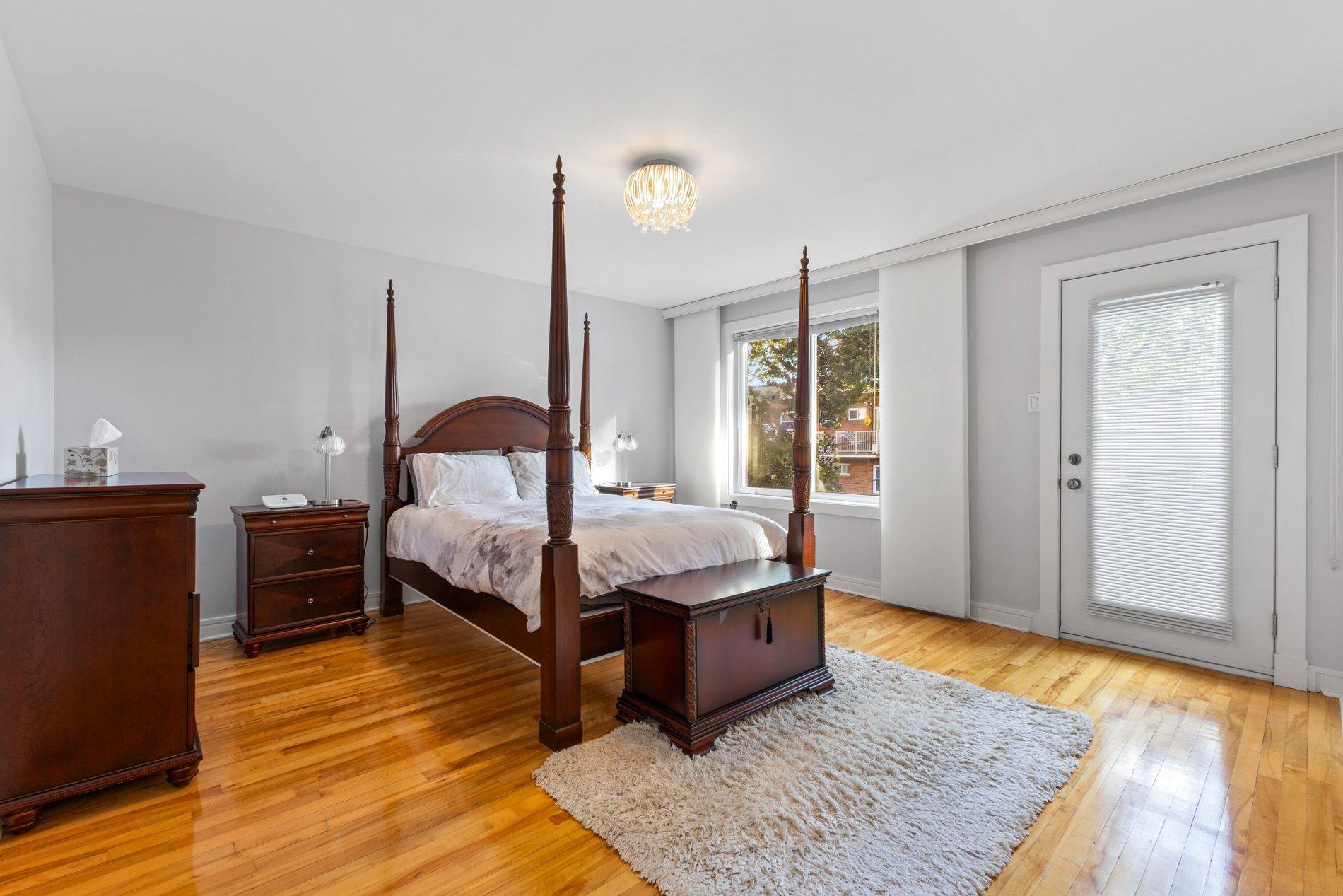 









10790


Rue André-Jobin

,
Montréal (Ahuntsic-Cartierville),




QC
H2B2W2

