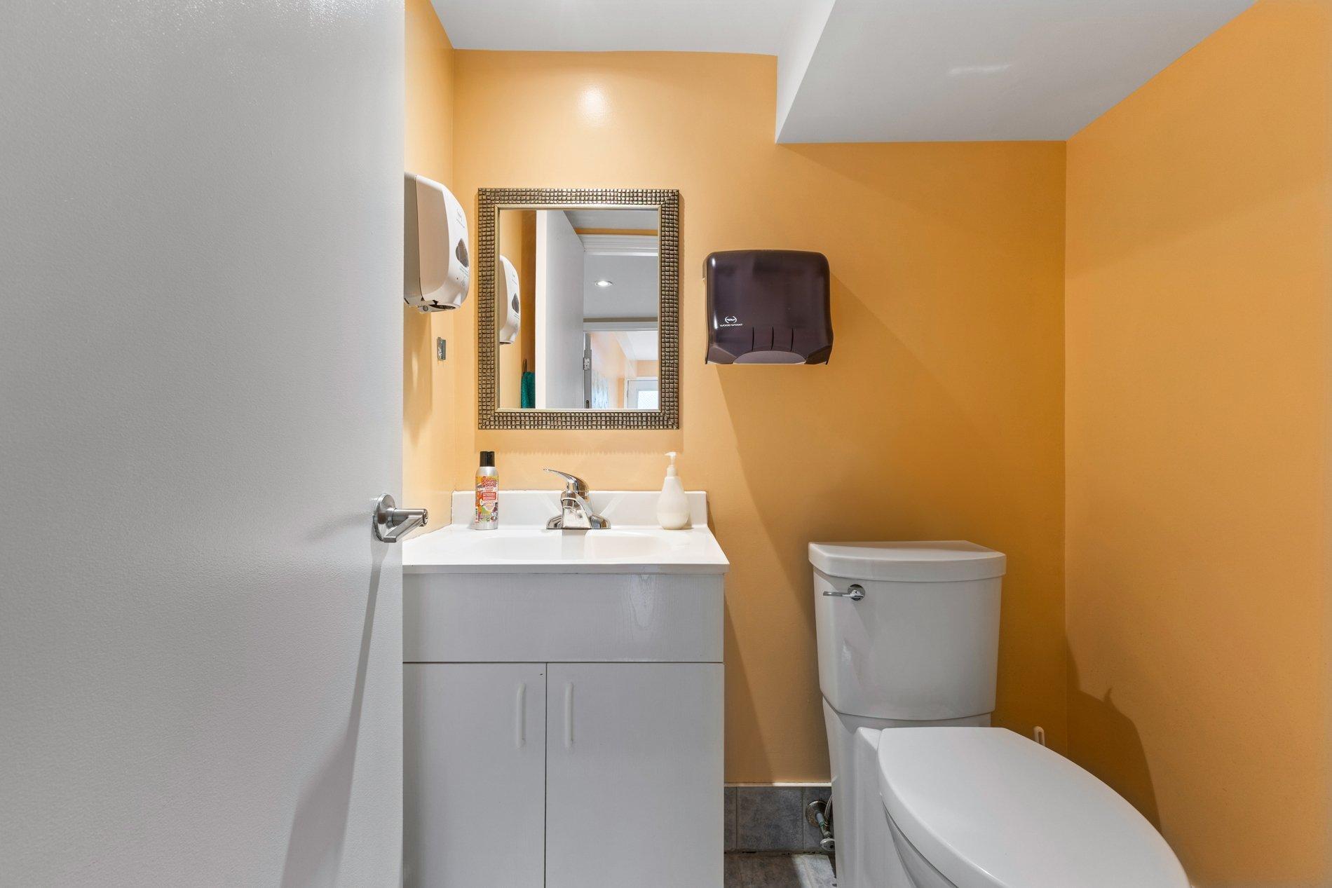 









10790


Rue André-Jobin

,
Montréal (Ahuntsic-Cartierville),




QC
H2B2W2

