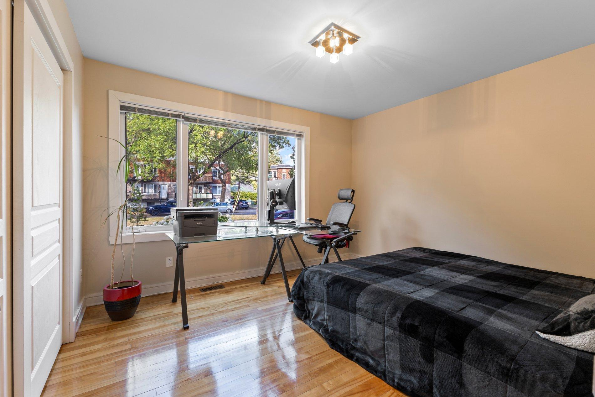 









10790


Rue André-Jobin

,
Montréal (Ahuntsic-Cartierville),




QC
H2B2W2

