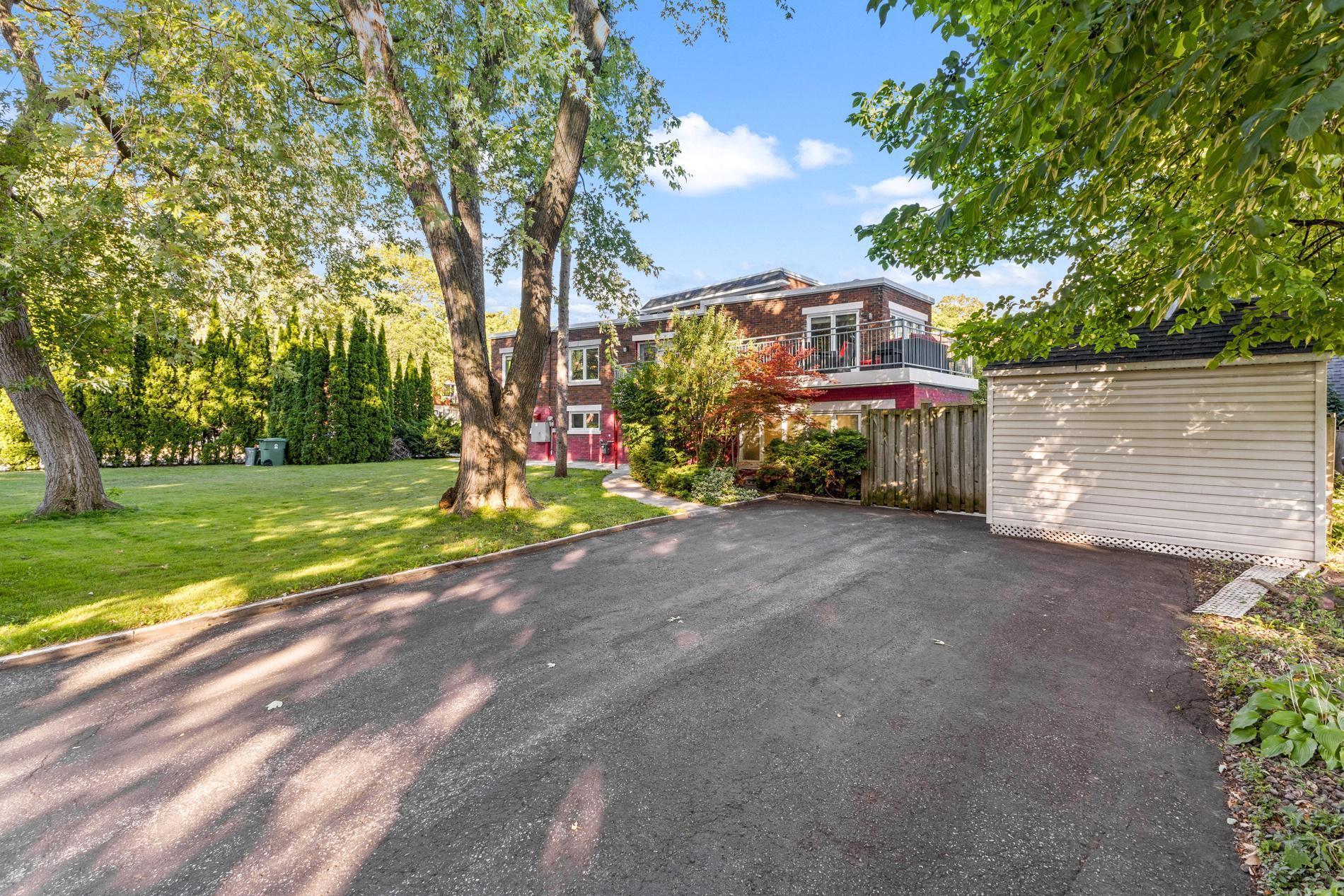 









10790


Rue André-Jobin

,
Montréal (Ahuntsic-Cartierville),




QC
H2B2W2

