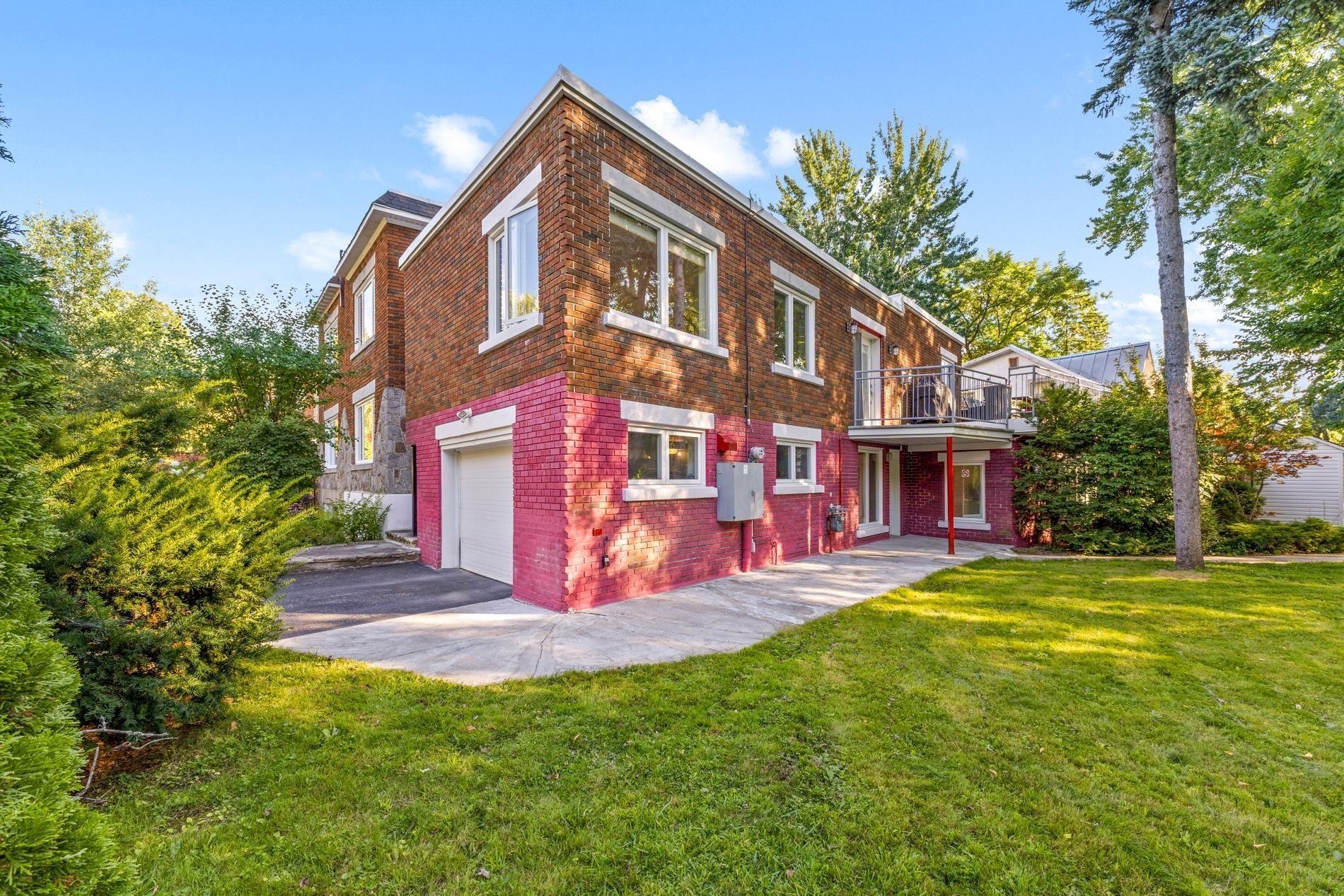 









10790


Rue André-Jobin

,
Montréal (Ahuntsic-Cartierville),




QC
H2B2W2

