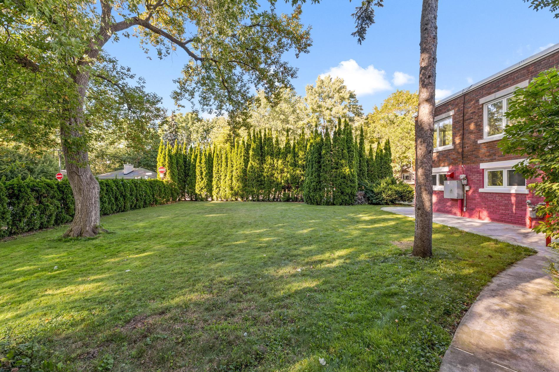 









10790


Rue André-Jobin

,
Montréal (Ahuntsic-Cartierville),




QC
H2B2W2

