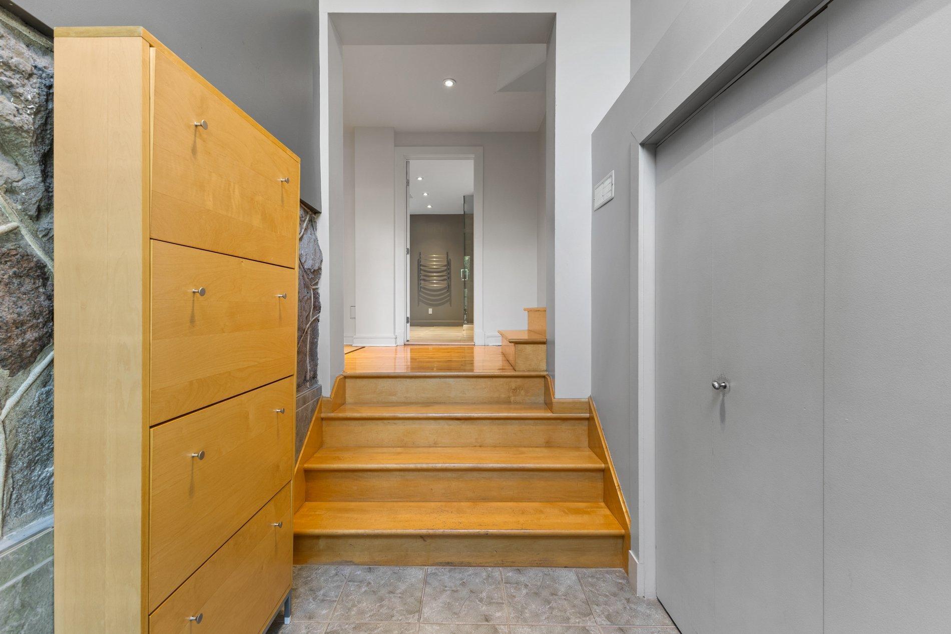 









10790


Rue André-Jobin

,
Montréal (Ahuntsic-Cartierville),




QC
H2B2W2

