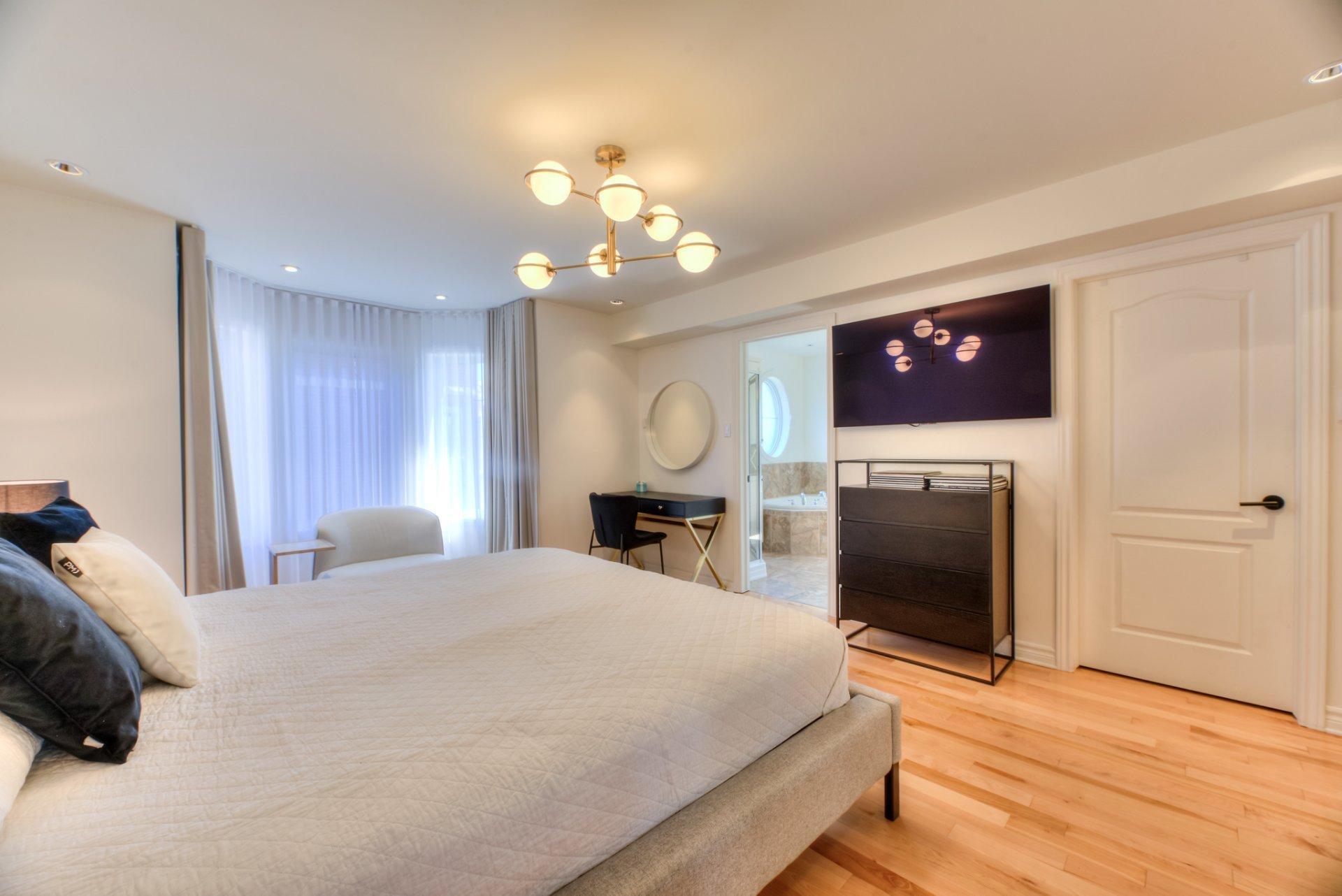 









2017


Boul. Alexis-Nihon

,
Montréal (Saint-Laurent),




QC
H4R3C4

