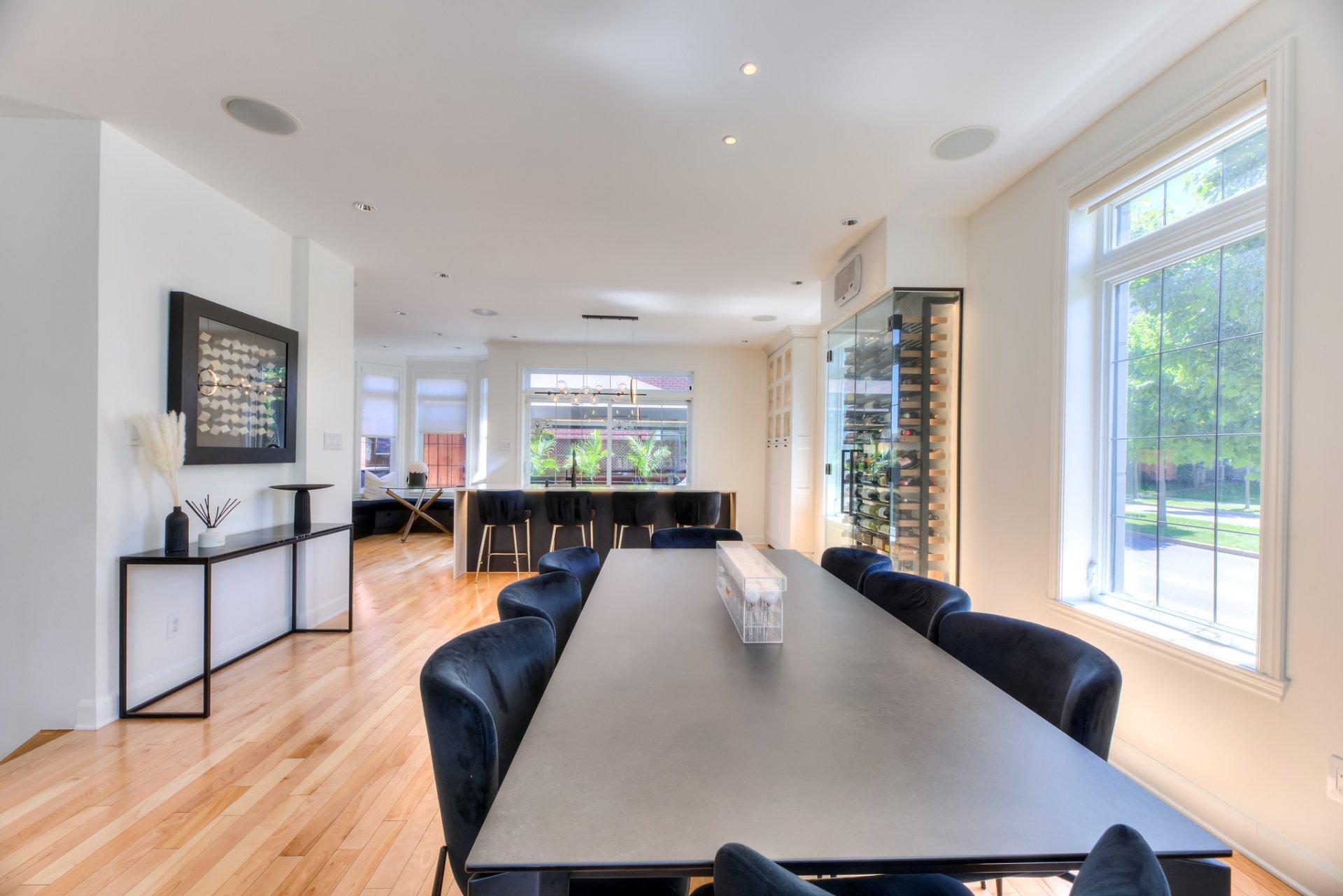 









2017


Boul. Alexis-Nihon

,
Montréal (Saint-Laurent),




QC
H4R3C4

