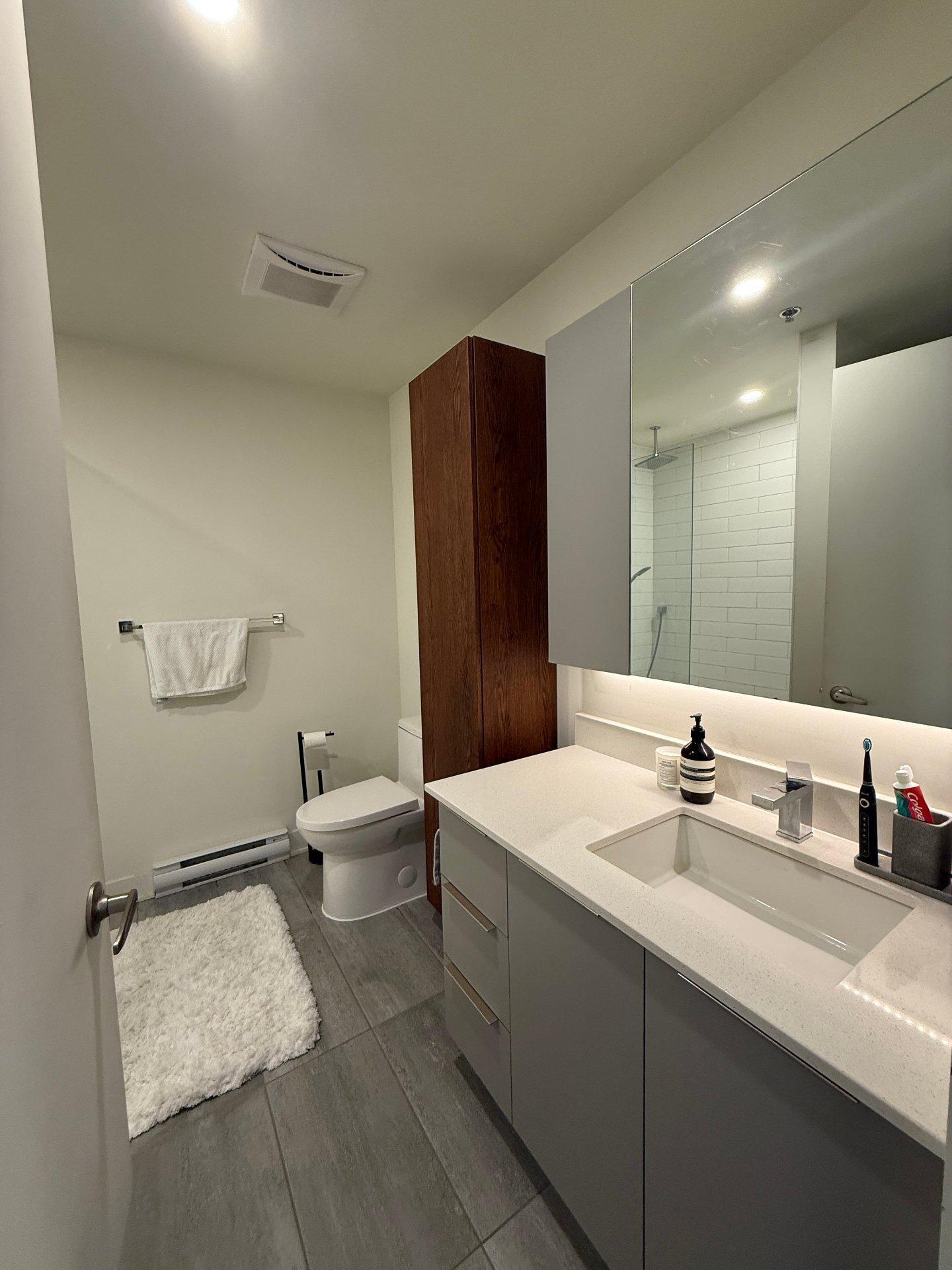 









650


Rue Wellington

, 916,
Montréal (Ville-Marie),




QC
H3C1T3

